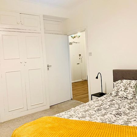 Cosy 2 Bedroom Apartment In Swiss Cottage. Λονδίνο Εξωτερικό φωτογραφία