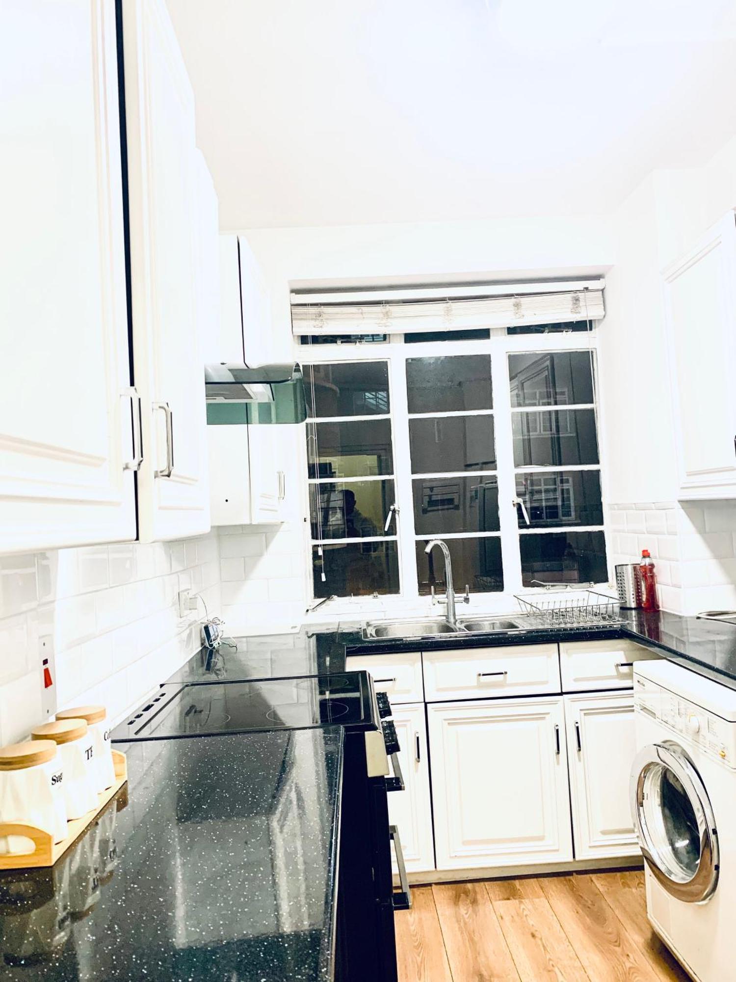 Cosy 2 Bedroom Apartment In Swiss Cottage. Λονδίνο Εξωτερικό φωτογραφία