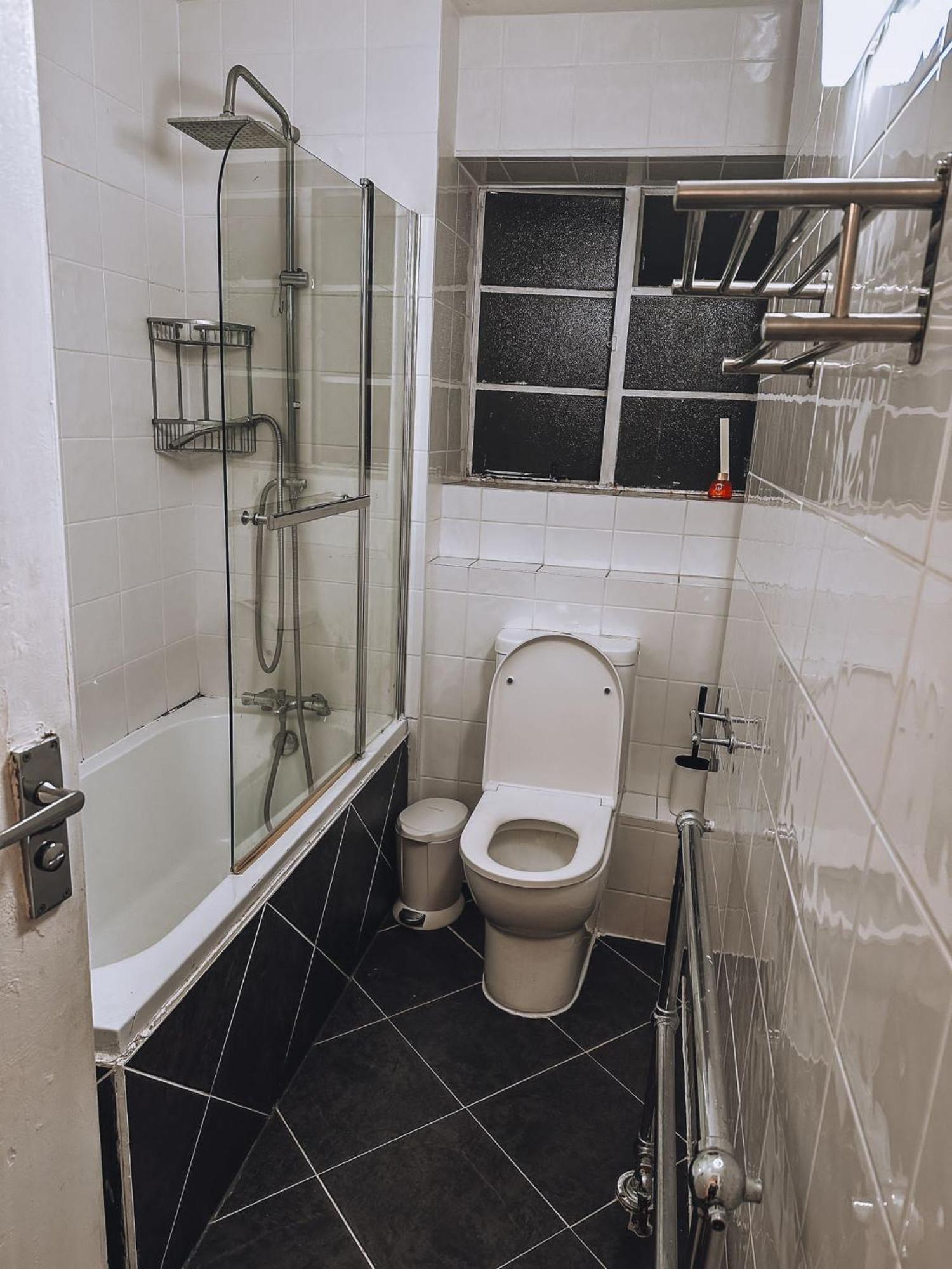 Cosy 2 Bedroom Apartment In Swiss Cottage. Λονδίνο Εξωτερικό φωτογραφία