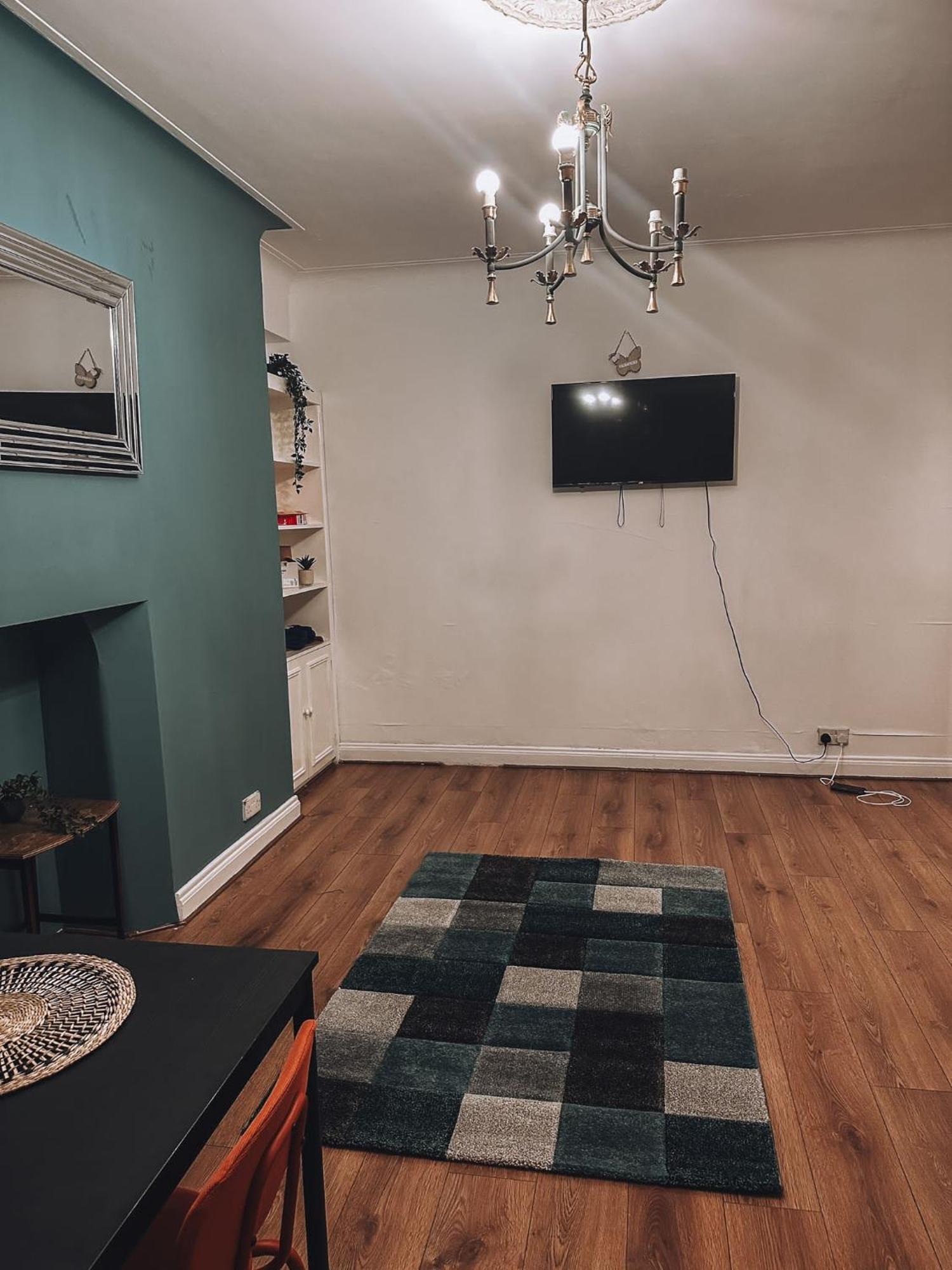 Cosy 2 Bedroom Apartment In Swiss Cottage. Λονδίνο Εξωτερικό φωτογραφία