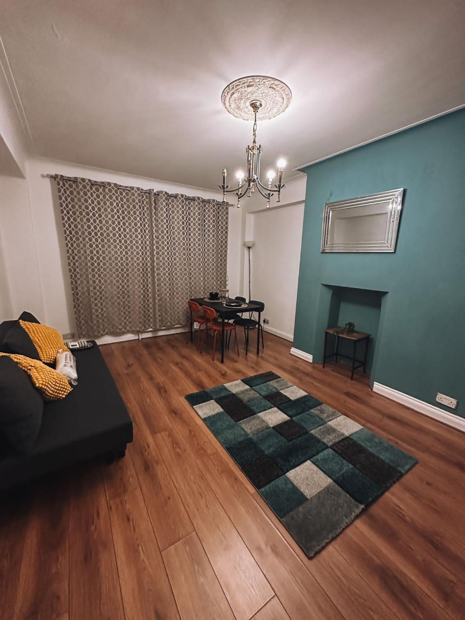 Cosy 2 Bedroom Apartment In Swiss Cottage. Λονδίνο Εξωτερικό φωτογραφία