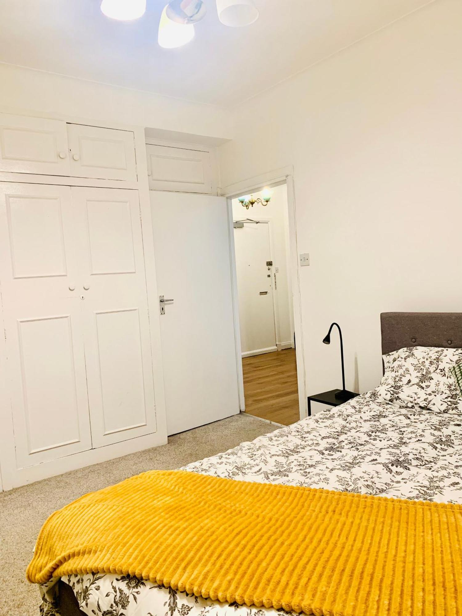 Cosy 2 Bedroom Apartment In Swiss Cottage. Λονδίνο Εξωτερικό φωτογραφία