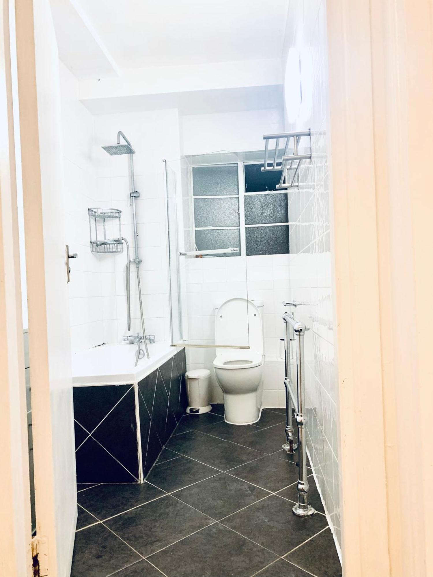 Cosy 2 Bedroom Apartment In Swiss Cottage. Λονδίνο Εξωτερικό φωτογραφία
